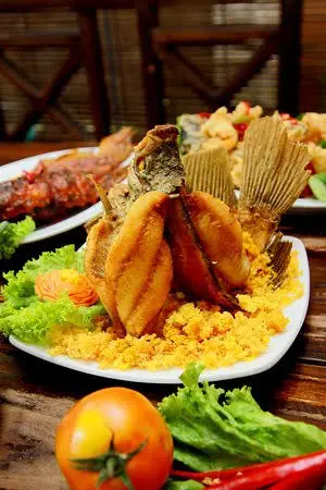 Gurami Goreng Terbang